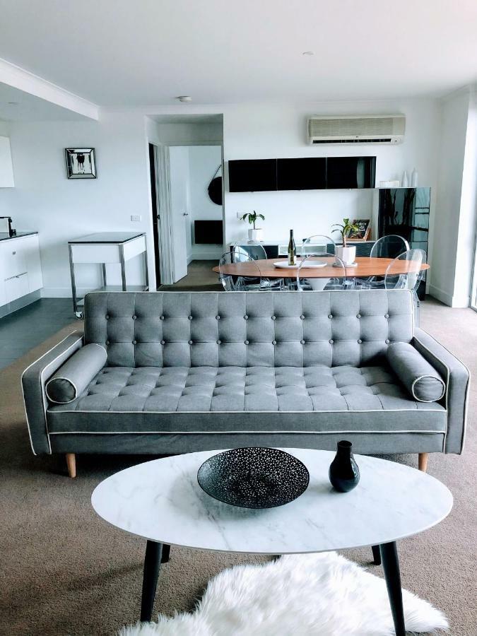 Staying Places - The Avenue Canberra Luaran gambar